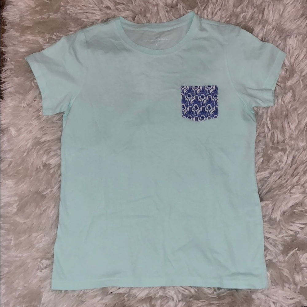 Vineyard Vines t-shirt!!